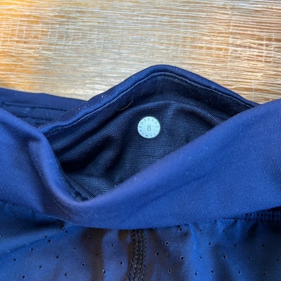 Lululemon Final Lap Navy Blue Mesh Shorts 2.5” - Picture 8 of 8